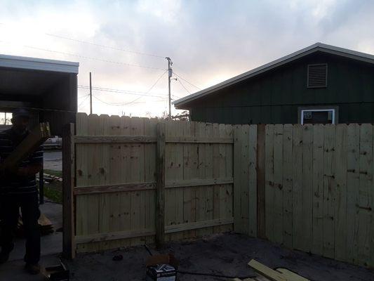 We build privacy fences