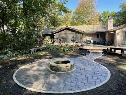 Fire pit with circular seating area