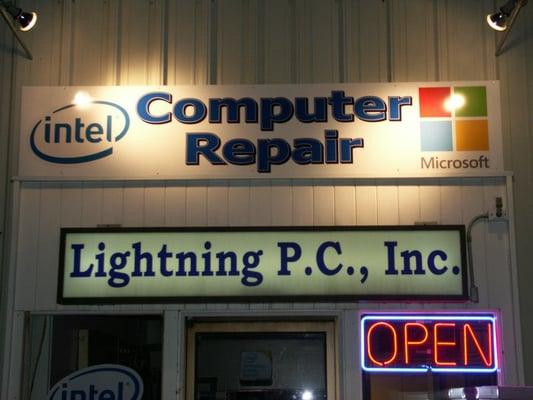 Lightning P.C. Inc, a trusted place for computer support and service.