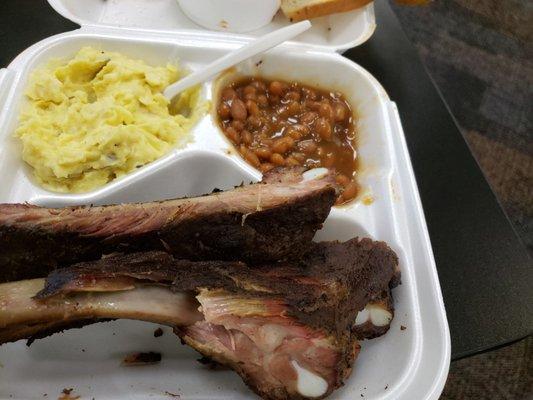 Middle rib w/potato salad and baked beans