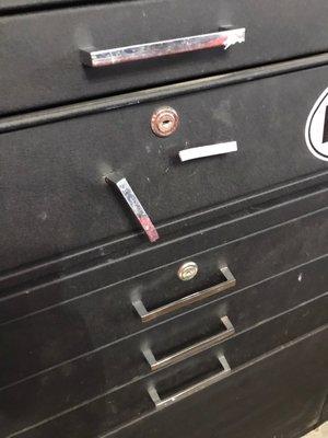 Tool box handle busted