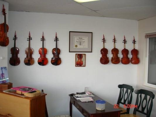 Full service violin shop and teaching studio