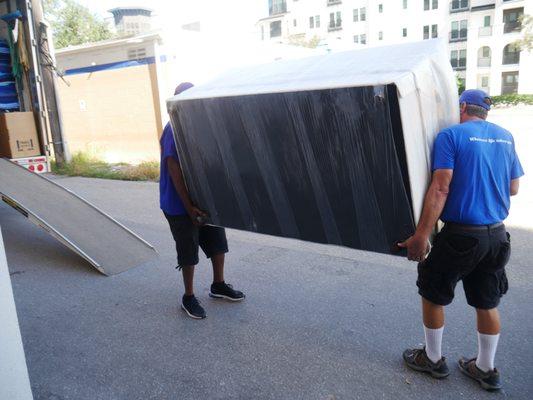 Yarnall Movers moving mattress