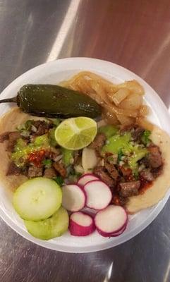 Tacos de tripas camaron y pescado tortillas a mano