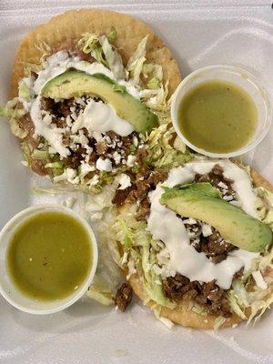 Sopes- carne asada