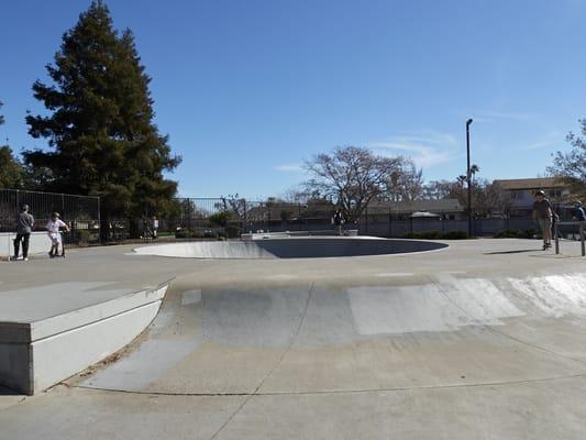 Good skate park with a lot to ride