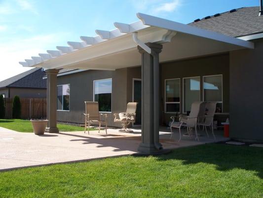 Insulated patio cover with stucco columns