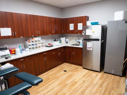 Everest Urgent Care - On-site Lab: Blood Testing, Urine Testing