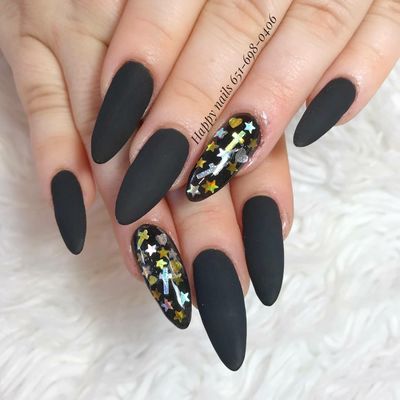 Matte black  dipping powder with accent design