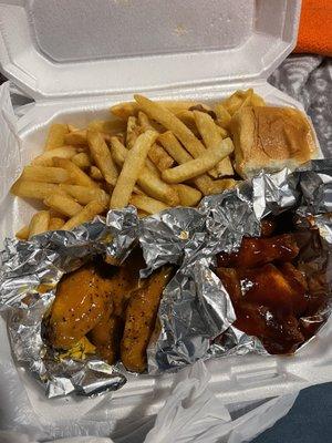 Gold Lemon Pepper & Sweet & Spicy BBQ wings w/ fries & dinner roll