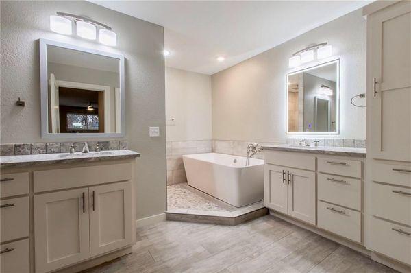 Stunning bathroom in Springdale, AR