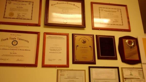 These are all the certification that Dr. Lee is proud to show his patients that they are in good hands