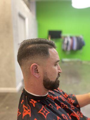 Mens Mid fade with a beard line up