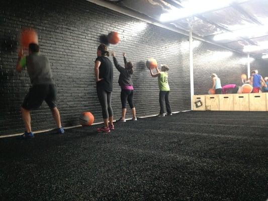 5am Class Doing Wall Balls!