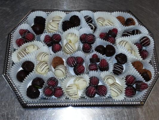 Assortment samplar platter of fruit Truffles