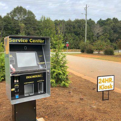 Our 24-hour kiosk allows you to rent and gain access to a unit at any time of the day! RV/Boat parking is also able to be booked this way.