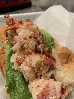 Connecticut lobster roll