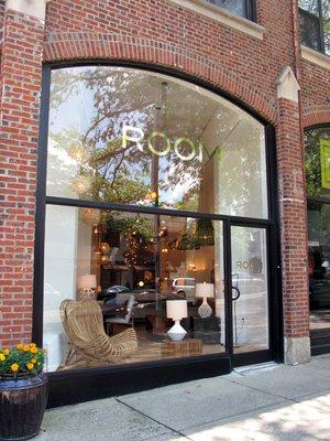 Modern, luxury lighting and custom furniture in the heart of the Greenwich Design District