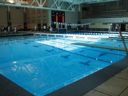 Washington-Lee Aquatics Center