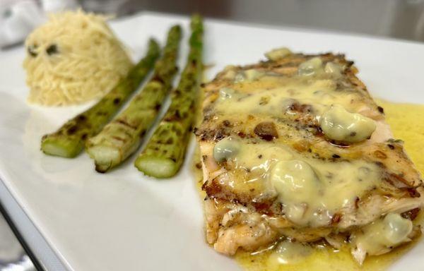 Vernazza grilled salmon 
Served with asparagus, orzo, and a mix salad