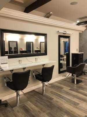 Salon Service Space