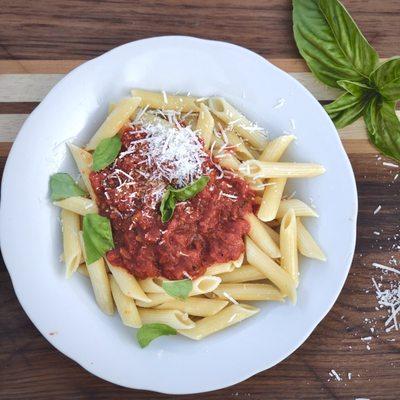 Pasta Pomodoro
Marinara red tomato sauce