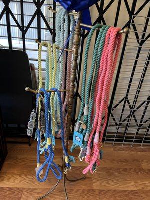 Rope leashes great for Medium, large and Xl dogs