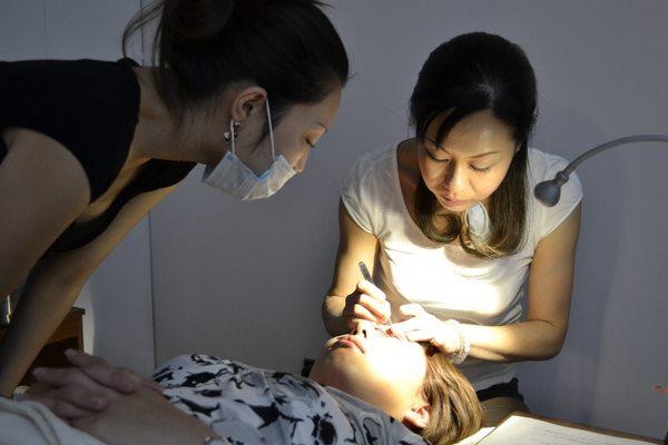 Eyelash perm class