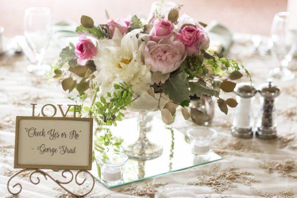 Rolling Hills Country Club wedding centerpiece