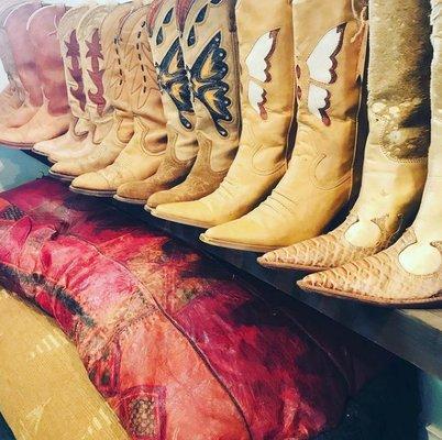 Lots of vintage cowboy boots f