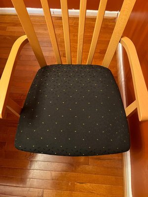 Detailed cleaning of chairs