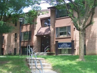 Lakecrest Apartments