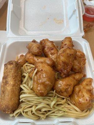 Spicy chicken with lo mein and egg roll, my go to always when at the mall!