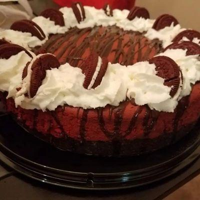 RED VELVET CHEESECAKE