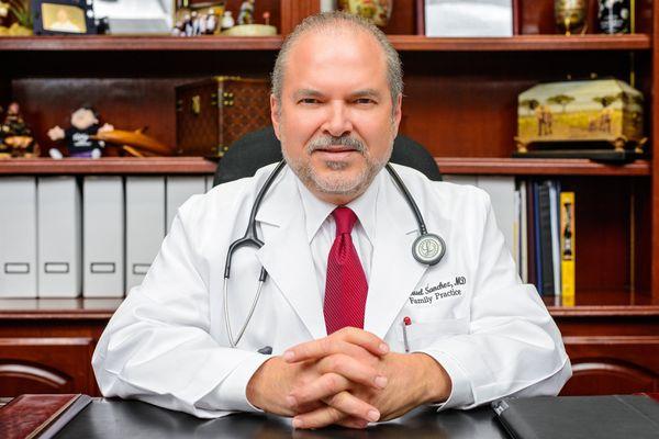 Manuel J Sanchez, MD  Knee Pain Clinic Director