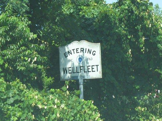 Entering Wellfleeet, US 6 East, Wellfleeet MA. Wellfleet/Eastham line