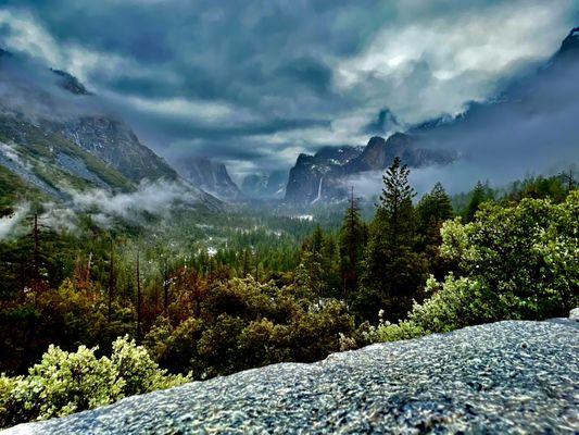 Scenic Vistas: Tunnel View Overlook  in Yosemite