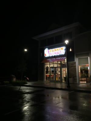 Mansfield Dunkin Donuts -- 321 School Street, Mansfield           Storefront