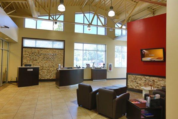 Members Choice Credit Union Eldridge Lobby Waiting Area