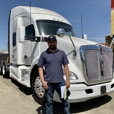 Meet Arturo our sales rep in Bakersfield!