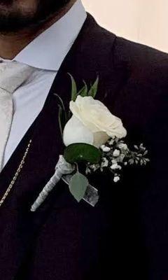 Groom's boutonniere