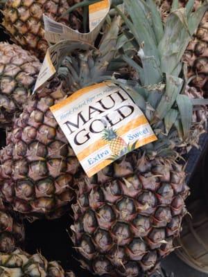 Hawaiian pineapple from Maui! Not Costa Rica, Guatemala or El Salvador. Good chance that someone from my family picked this. For real.