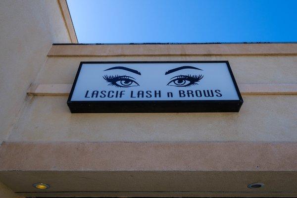 Lascif Lash n Brows is a beauty business offering eyelash extension, Ombre brows, Body conturing.