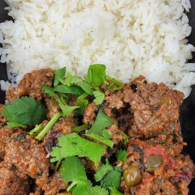 Spanish Ground Beef served with your choice of 2 sides. 
The Lean Box Cafe 
Promo code LUNCHTIME
for 15% off