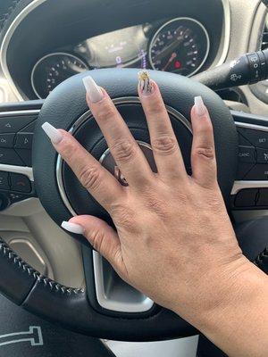 Nails don't match the nail bed.. way too skinny!