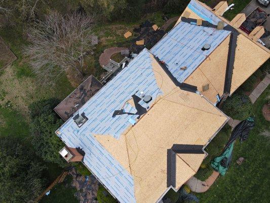 Roof replacement. Synthetic underlayment. Ice and water shield in valleys. Charlotte, NC