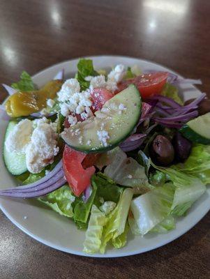 Salad that comes with the gyro platter