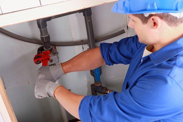 Houston repipe plumber for leaking pipes and bad water smell and taste.