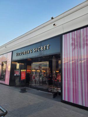 Victoria Secret Shop (Outside)