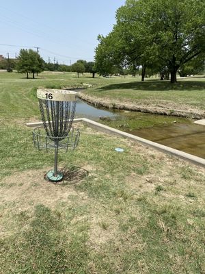 Water hazard behind the short hole 16!